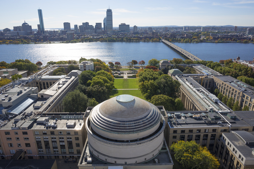 Massachusetts Institute of Technology 